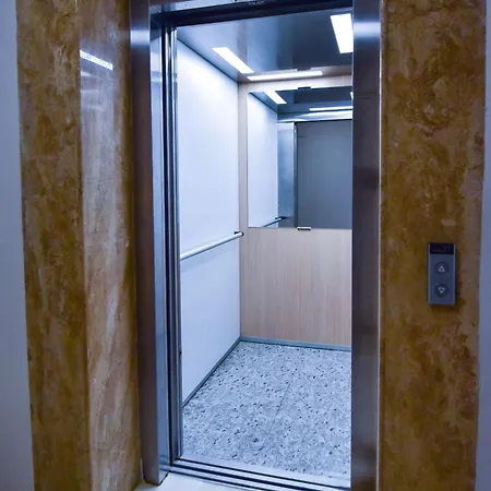 아파트 Kapana Premium With Private Garage *
